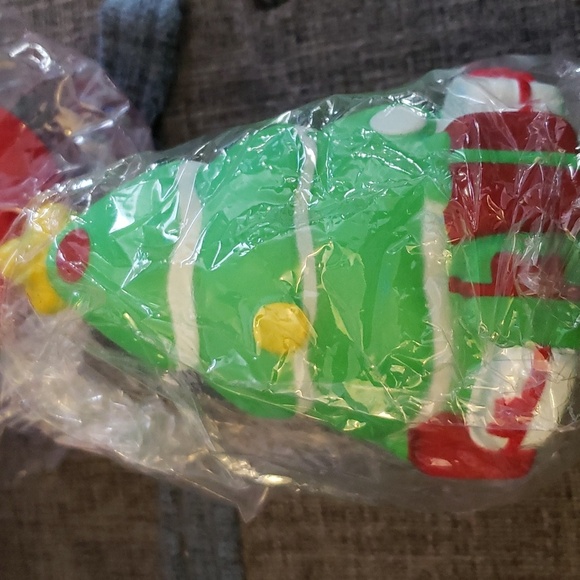 Christmas Squishy Stress Ball Fidget Toys Santa/Penguin/Tree/Snowman/Gingerbread - Picture 6 of 8